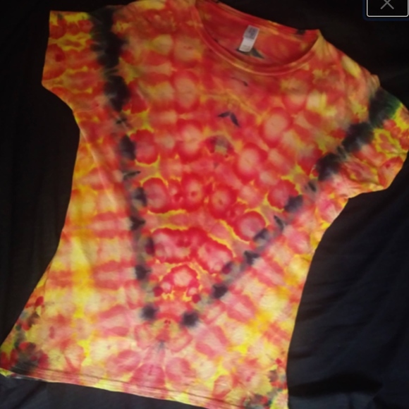 tie dye: "Lava and Fire V" - Picture 5 of 5